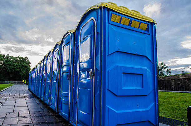 Best Portable restroom trailer rental  in Holiday Island, AR